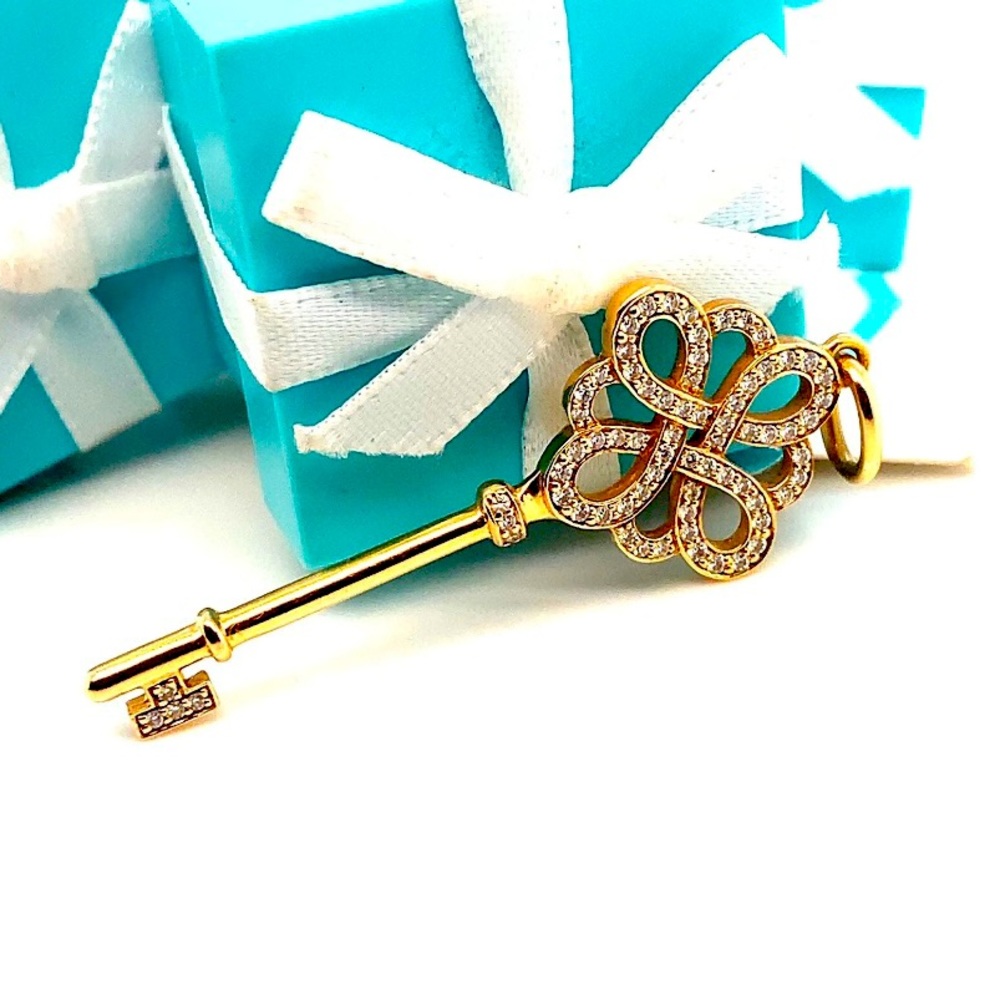 Tiffany & Co 18k Rose Gold Large knot key with Diamonds Pendant 1.75”
